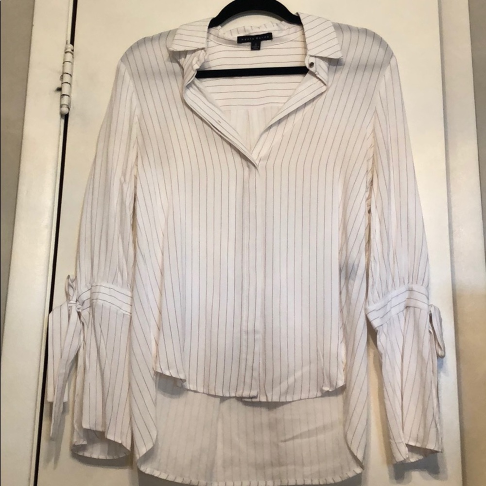 Bell sleeve blouse